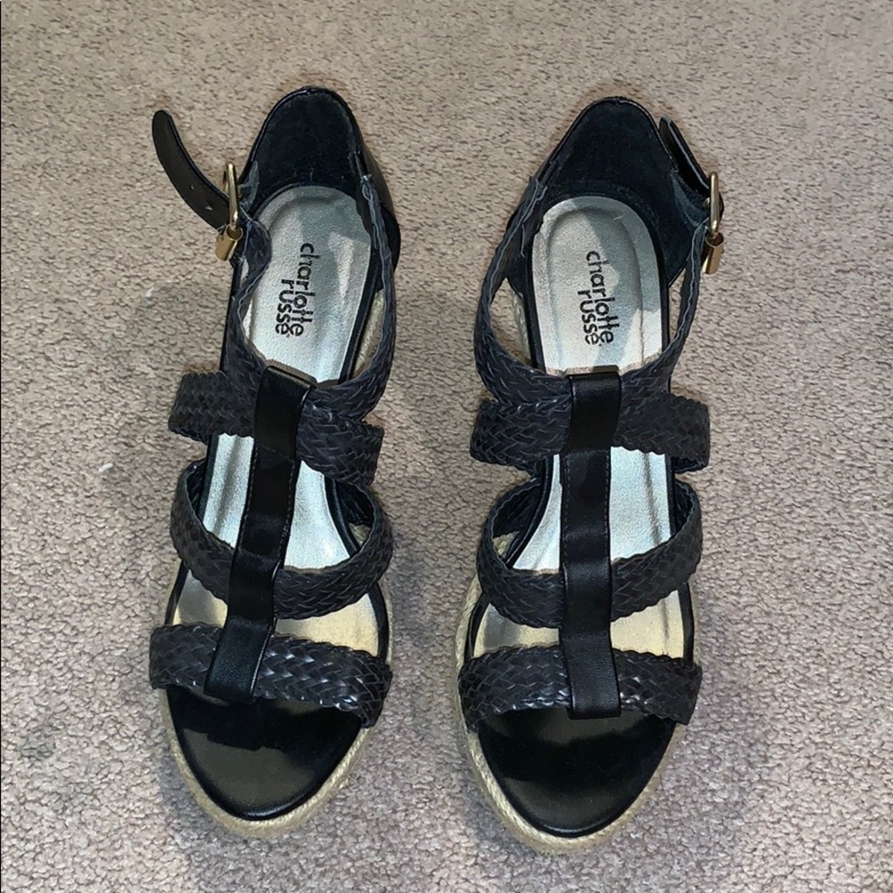 Black wedges